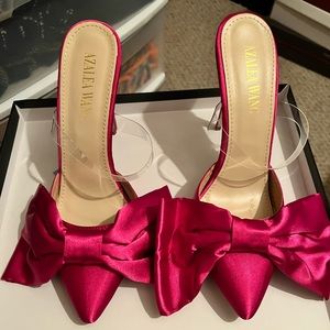 Pink bow heel